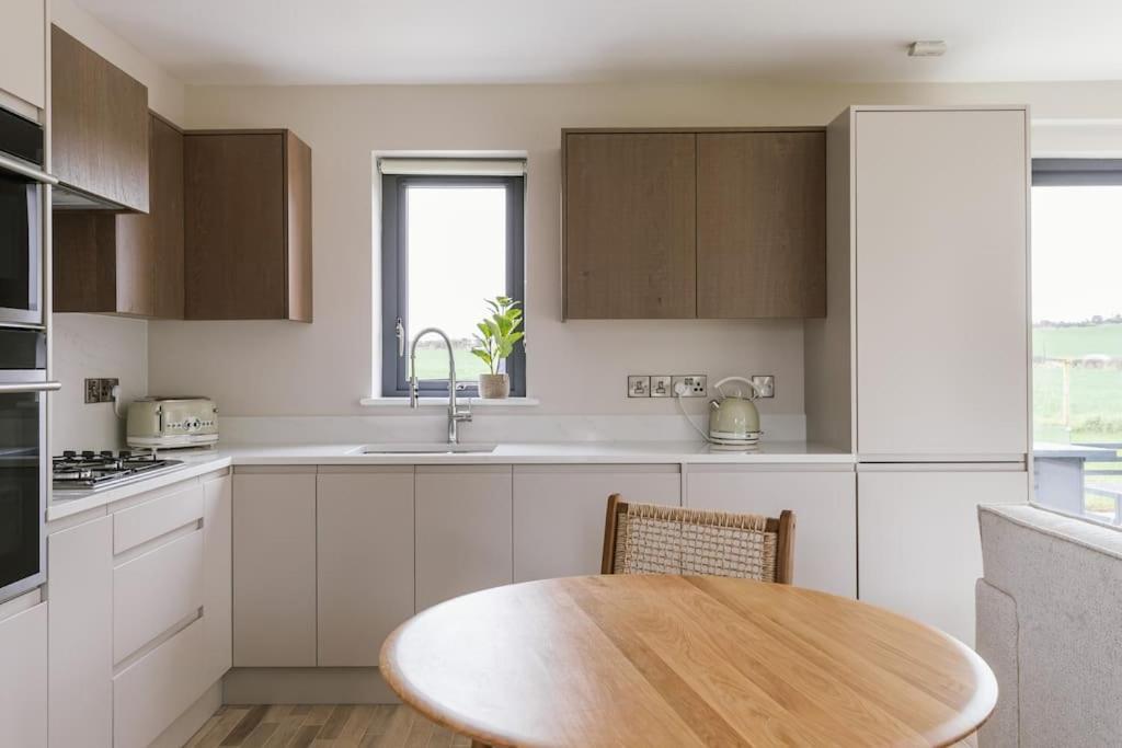 The Byre At Corrstown Village ポートラッシュ エクステリア 写真